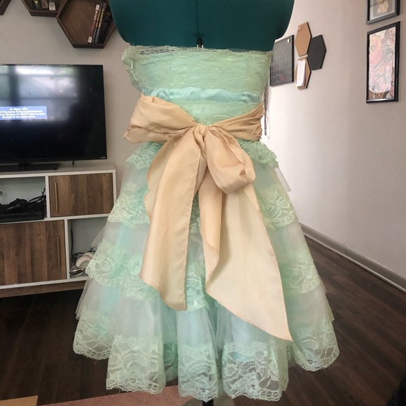 Betsey Johnson Rare Tea Party Dress Size 0/2 Mint - Picture 3 of 5